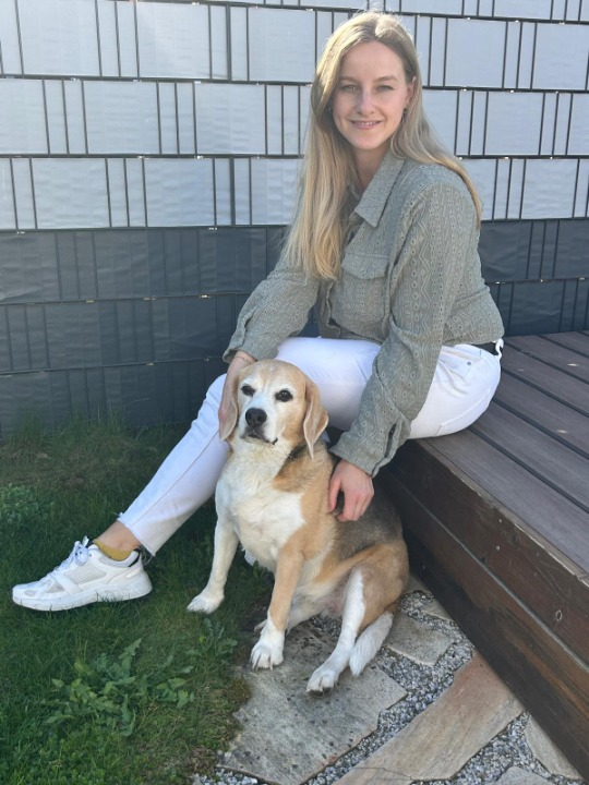 Alexandra mit Hund
